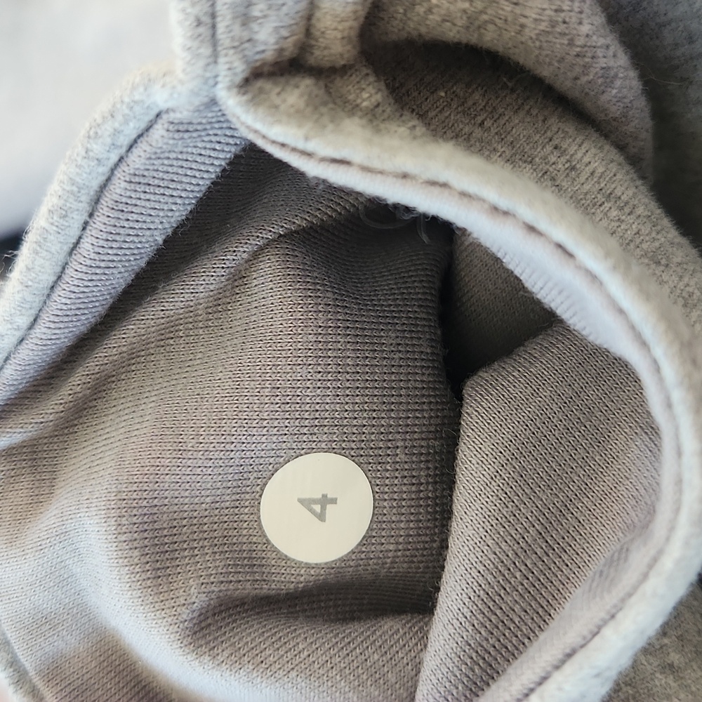 Lululemon yoga pants - Picture 6 of 9